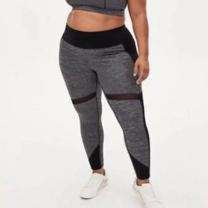 Torrid Black Gray Space Dry Leggings 6‎